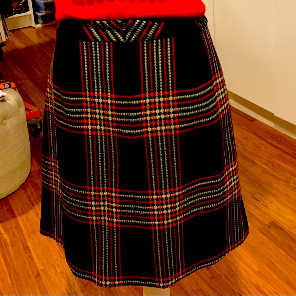 Hologram tweed skirt size 4